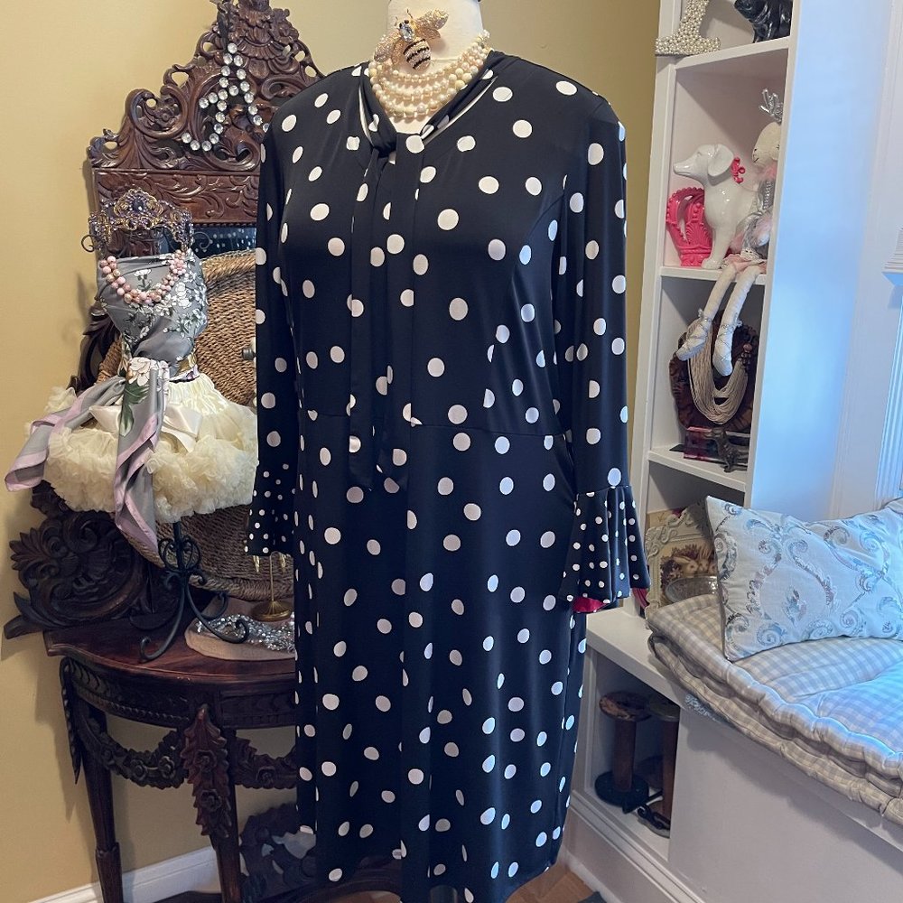 Susan Graver EUC 2x Black White Polka Dot with Red lined sleeves.